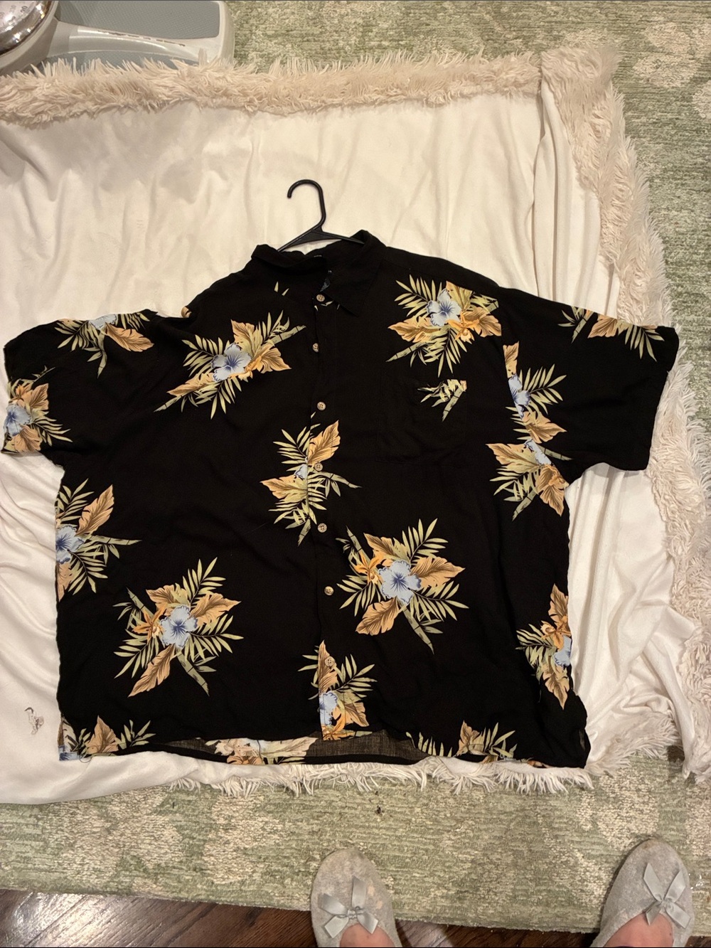 Men's Knightsbridge Black Hawaiian Floral Short-Sleeve Shirt